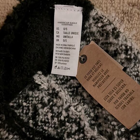 American Eagle black / white buffalo plaid XL textured blanket scarf NWT - Picture 5 of 7